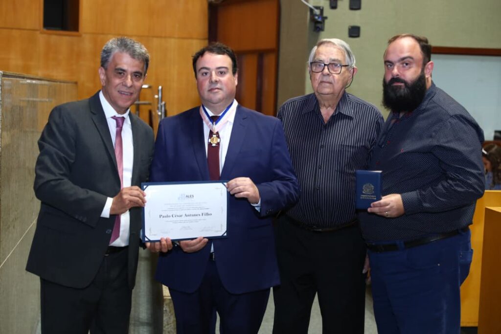 Jose-Esmeraldo-medicos-Divulgacao-9-1024x683 Assembleia Legislativa homenageia médicos com comenda e debate desafios da profissão