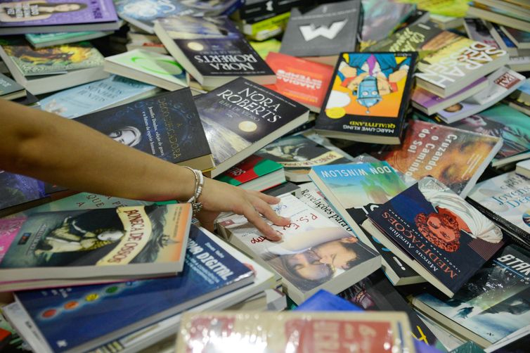 Livros-Bienal-do-Rio-Tomaz-Silva-ABr Ler ensina empatia a crianças, diz presidente da Biblioteca Nacional