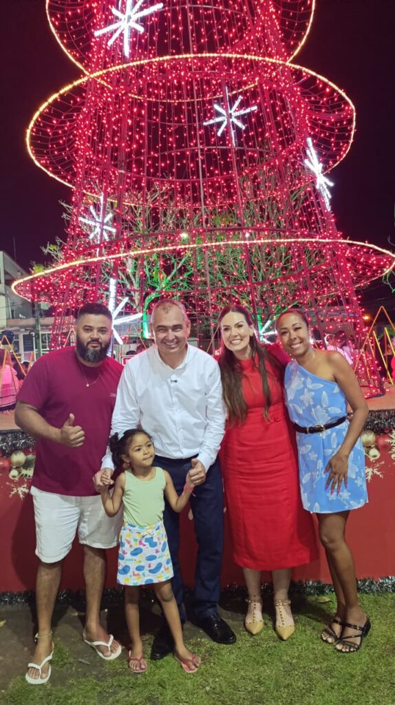 Natal-Luz-6-574x1024 Em noite iluminada e praça lotada, Marcus e Talita abrem o Natal Luz em São Mateus