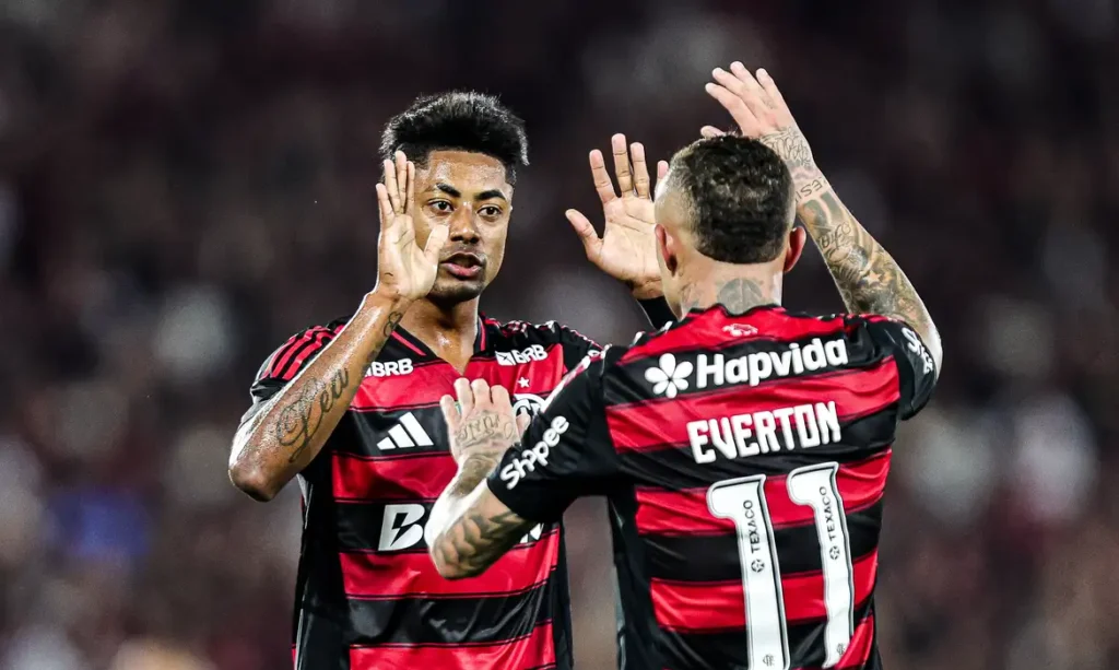 Bruno-Henrique-e-Cebolinha-Gilvan-de-Souza-CRF-1024x613 Pra fazer história, Flamengo encara mexicano Cruz Azul na estreia da Copa Intercontinental