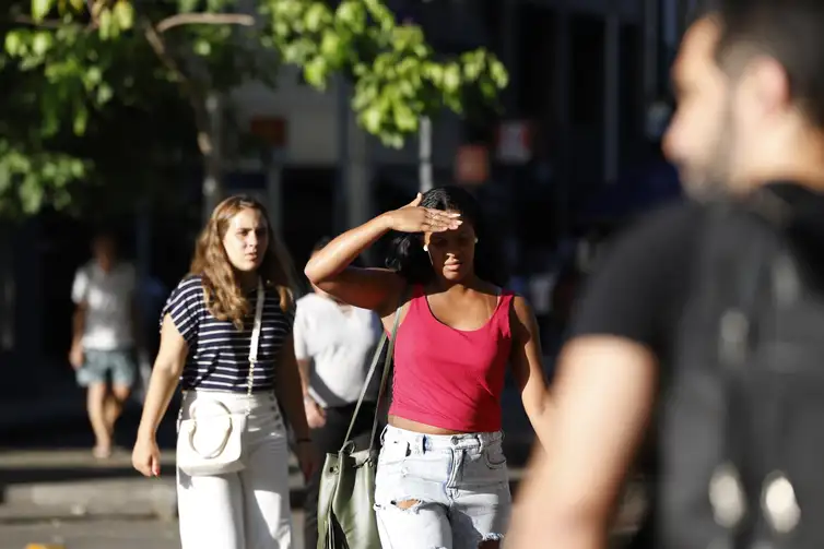 Calorao-Fernando-Frazao-ABr-2 Corpo humano não funciona como deveria em temperatura acima de 35°C