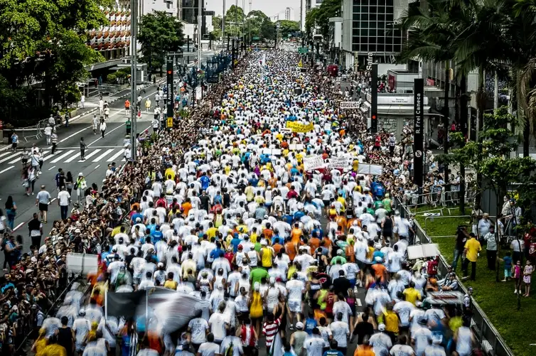 Corrida-de-Sao-Silvestre-povao-Marcelo-Camargo-Arquivo-ABr-2 Com recorde de atletas, corrida de São Silvestre terá centésima edição