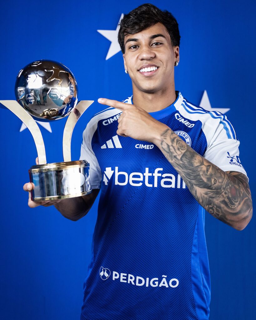 Kaio-Jorge-Gustavo-Aleixo-Cruzeiro-V-819x1024 Com artilharia do Brasileirão e da Copa do Brasil, Kaio Jorge repete marca histórica