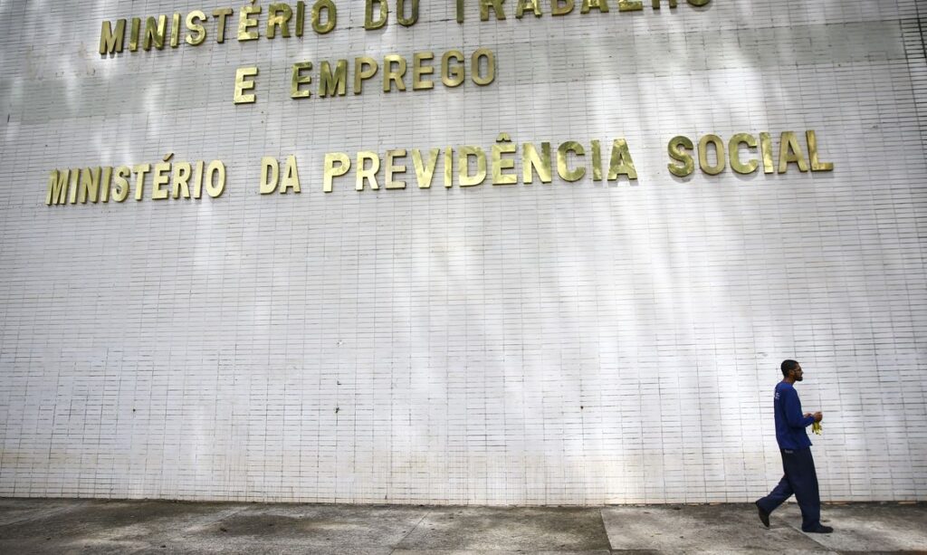 Ministerio-do-Trabalho-Marcelo-Camargo-ABr-1024x613 Brasil cria 85,8 mil vagas de trabalho em novembro