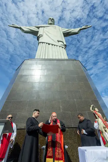Cristo-Redentor-Santuario-Cristo-Redentor Imagem peregrina do padroeiro do Rio visita o Cristo Redentor