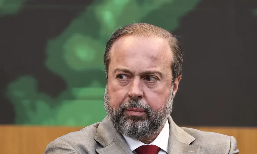 Ministro-Alexandre-Silveira-Marcelo-Camargo-ABr-1024x613 Ministro cobra solução para vazamento de água em minas da Vale