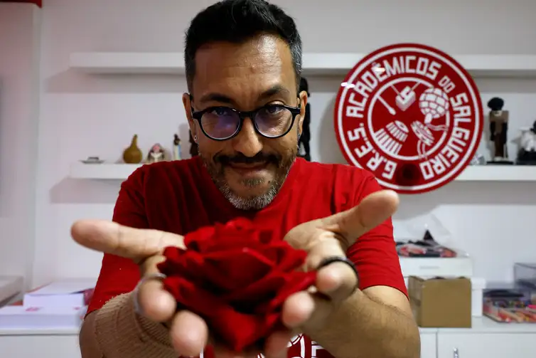 Carnalesco-Jorge-Silveira-Salgueiro-Tania-Rego-ABr Homenagem do Salgueiro a Rosa Magalhães fechará desfiles de 2026
