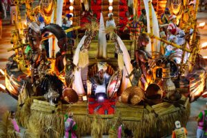 Carnaval-2019-Mangueira-Acervo-LIESA-1-1-300x200-1 De Bethânia a Laíla: os desfiles que marcaram os últimos títulos do Grupo Especial