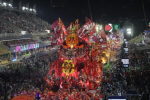 Carnaval-2022-Academicos-do-Grande-Rio-1-300x200-1 De Bethânia a Laíla: os desfiles que marcaram os últimos títulos do Grupo Especial