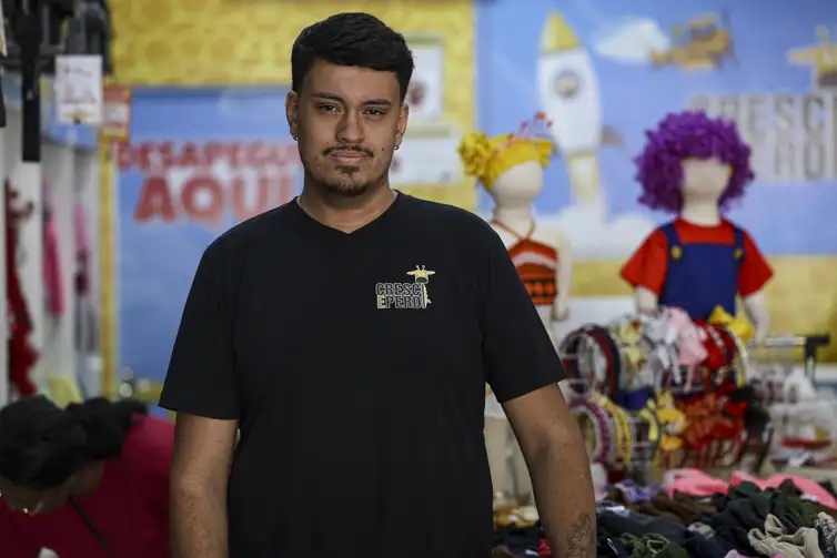 Pedro-Henrique-Marques-trabalhador-gerente-Marcelo-Camargo-ABr Imposto de Renda zero para quem ganha até R$ 5 mil vale nos salários pagos este mês