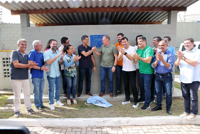 Casao-na-usina-de-tratamento-de-esgotos-Helio-Filho-Secom-ES ES inaugura primeira estação de tratamento de esgoto sustentável com geração própria de energia solar