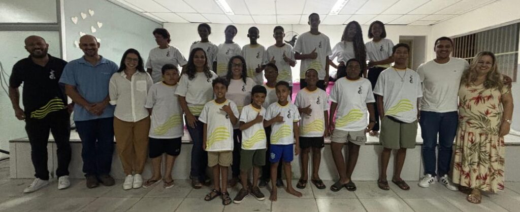Instituto-Sol-Maior-Braco-do-Rio-e1775077599446-1024x419 Suzano doa uniformes para Instituto Sol Maior em Conceição da Barra