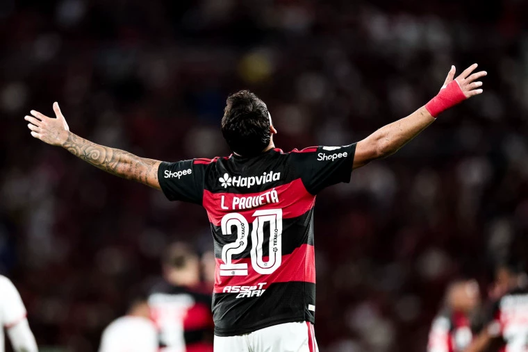 Paqueta-faz-mais-um-Gilvan-de-Souza-CRF Em noite de homenagem a Oscar, Flamengo vence o Bahia e embala no Brasileirão com terceira vitória seguida