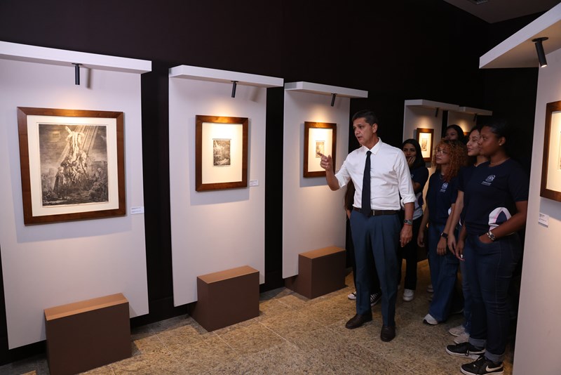 Ricardo-com-Rembrandt-Helio-Filho-Governo-ES-3 Governador anuncia prorrogação da exposição de Rembrandt no ES