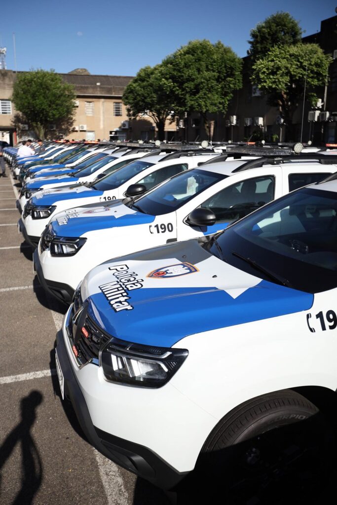 Viaturas-entregues-PM-Governo-ES-683x1024 Governador entrega 115 novas viaturas semiblindadas à Polícia Militar