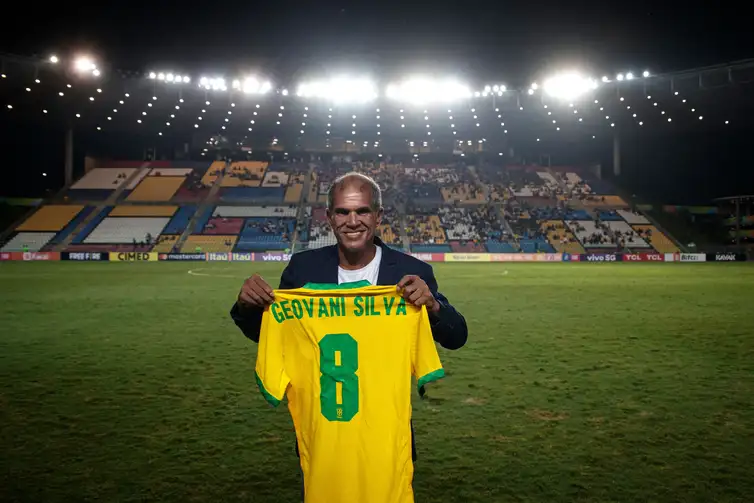 geovani_silva_selecao_brasileira-Pedro-Vale-CBF Futebol dá adeus a Geovani Silva, ídolo do Vasco e ex-meia da seleção, aos 62 anos