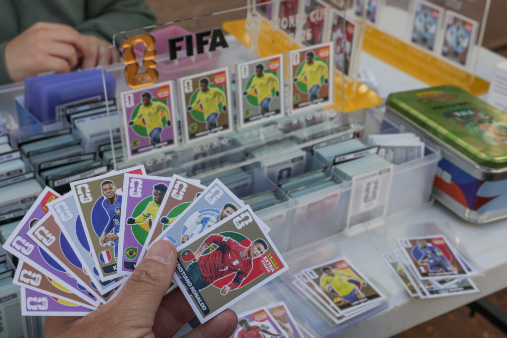 0d4a8680-1024x683 Troca de figurinhas pode atenuar alto custo do álbum da Copa do Mundo