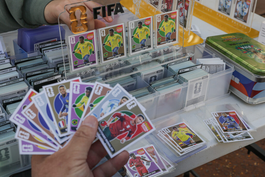 0d4a8681-1024x683 Troca de figurinhas pode atenuar alto custo do álbum da Copa do Mundo