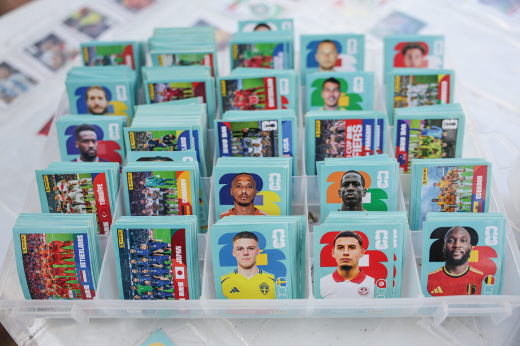 0d4a8697-1024x683 Troca de figurinhas pode atenuar alto custo do álbum da Copa do Mundo
