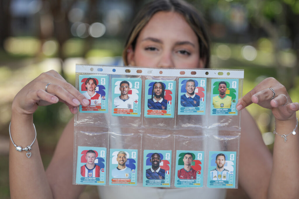0d4a8711-1024x683 Troca de figurinhas pode atenuar alto custo do álbum da Copa do Mundo