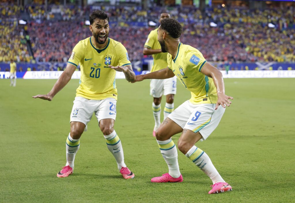 Brasil-contra-a-Escocia-Rafael-Ribeiro-CBF-4-1024x703 BAILA, VINY!!!