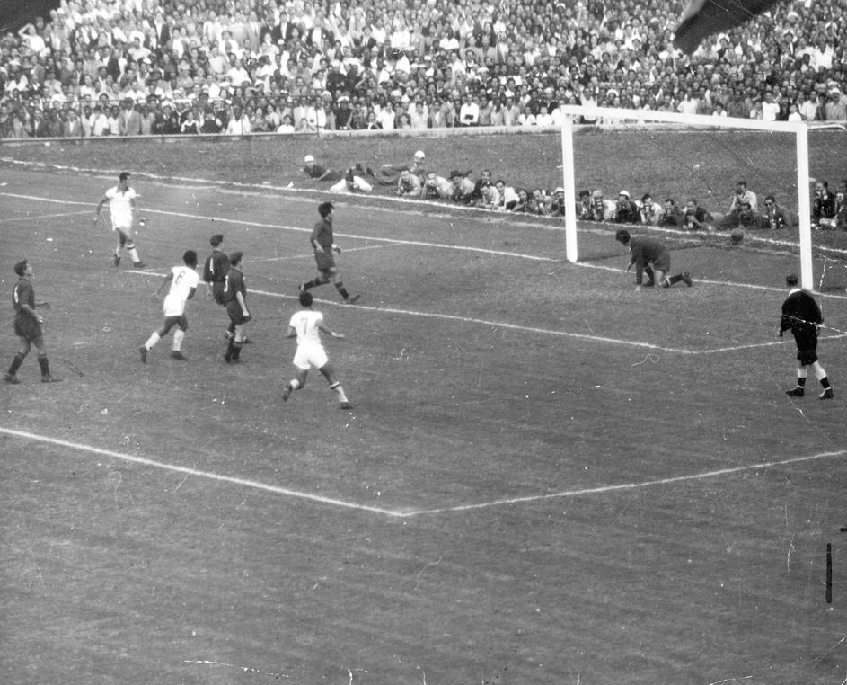 Copa-50-Gol-de-Jair-em-6-a-1-Espanha-Acervo-CBF Brasil nas Copas: 1950, vice-campeão no Maracanã