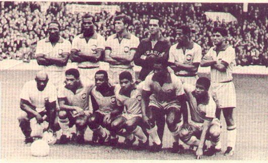 Copa-66-Brasil-formado-Acervo-CBF-1 Brasil nas Copas: 1966, a despedida de Garrincha da Seleção