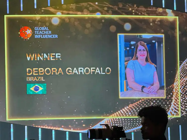 Professora-Debora-Garofalo-Arquivo-Pessoal-3 "Estudante deve errar, idealizar e construir", diz professora premiada