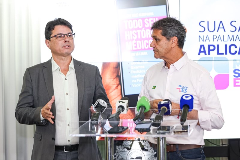 Ricardo-Ferraco-com-APP-Minha-Saude-Cid-Costa-Governo-ES-3 Aplicativo Minha Saúde ES vai permitir acesso a consultas, exames e histórico de atendimento pelo celular