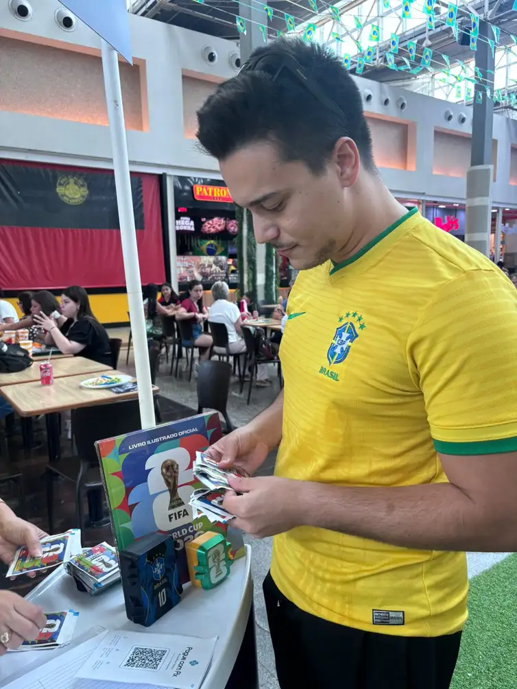 lucas_pinheiro_colecionador_album_copa_2026 Troca de figurinhas pode atenuar alto custo do álbum da Copa do Mundo