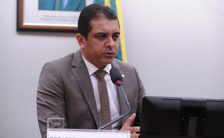 Fernando-Rodolfo-Renato-Araujo-Camara-dos-Deputados Projeto amplia base de cálculo do repasse do Fundef a professores