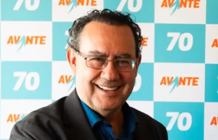 Augusto-Cury-Avante Presidenciáveis iniciam campanha presidencial em redutos eleitorais