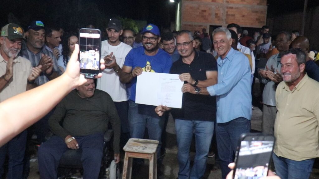Marcus-PMSM-ordem-de-servico-Aroeira-Eduardo-Ferrera-1024x576 Pavimentação na Aroeira vai beneficiar mais de 100 famílias e escoar produção