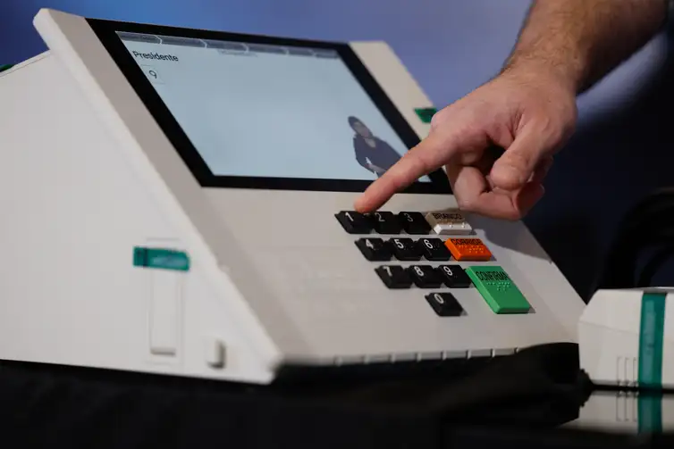 Urna-eletronica-eleicoes-Fernando-Frazao-ABr Analistas veem risco de ação cibernética de EUA e bigtechs em eleições