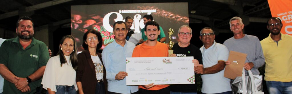 Campeoes-do-conilon-Prefeitura-de-Jaguare-terceiro-lugar-1024x331 Produtor Jordã Dondoni Tonini vence concurso de qualidade do conilon em Jaguaré