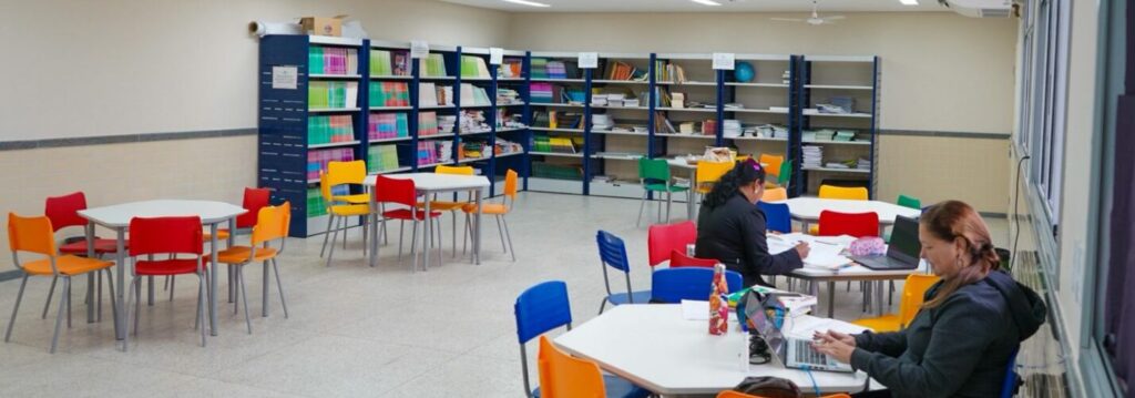 Escola-de-Linhares-Felipe-Reis-PML-2-e1790682915255-1024x359 Climatização já chega a 33 escolas municipais de Linhares