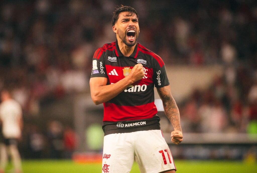 Lucas-Paqueta-comemora-golaco-Adriano-Fontes-CRF-1024x691 Bruno Henrique garante Flamengo na liderança do Brasileirão
