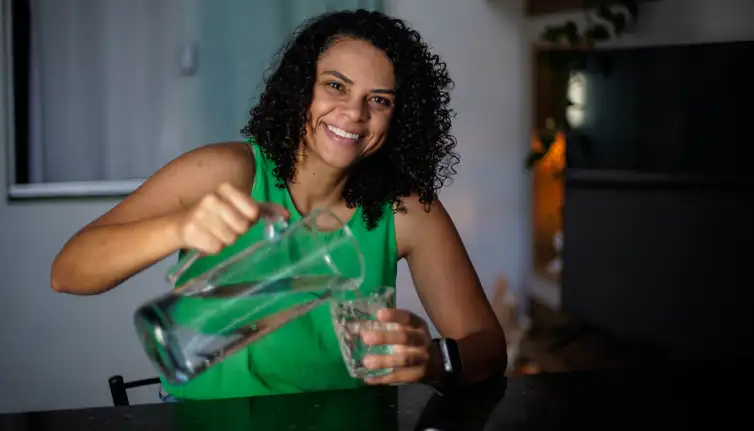 Rayane-Lopes-Rafa-Neddermeyer-ABr Dermatite atópica impacta pele, sono e autoestima: saiba como tratar